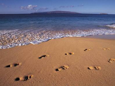 Footprints-on-the-Beach